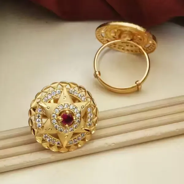 Gold_Alloy_Statement_Ring_For_Women