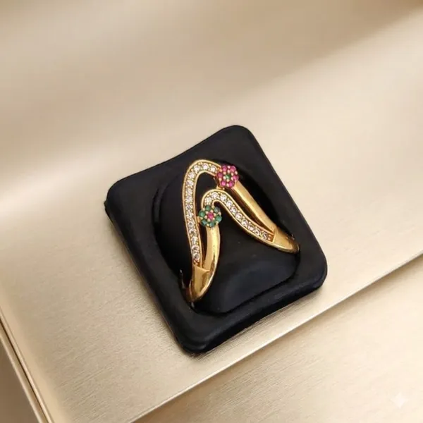 Gold_Alloy_VShaped_Ring_For_Women