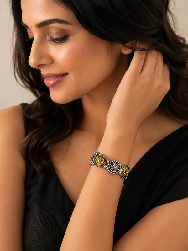 Indian_Shringar_Dual_Tone_Oxidised_Kada_for_Women_|_Antique_Brass_Adjustable_Screw_Bangle