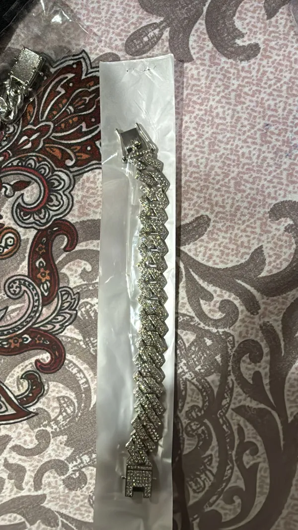 Elegant_Braided_Silver-Tone_Crystal_Bracelet