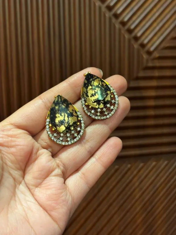 Aabroo_Black_Marble_Glow_Earrings