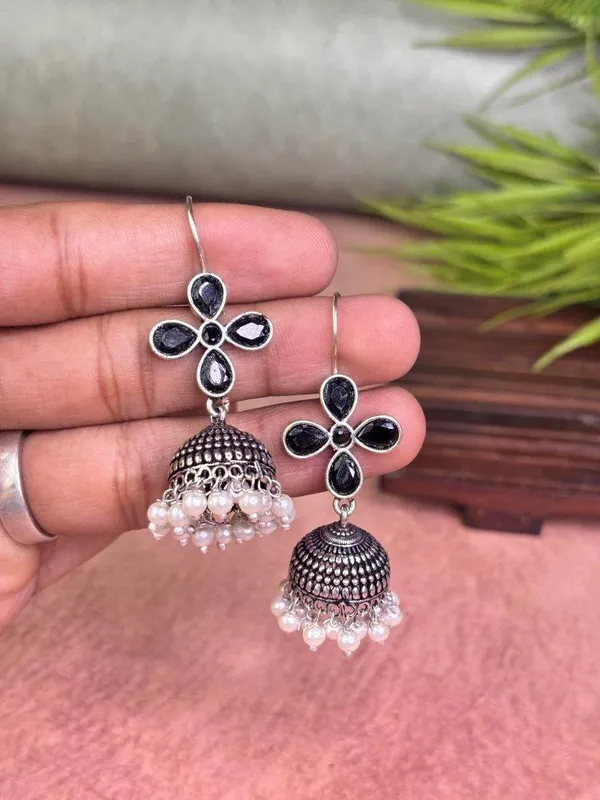 Aarini_Blush_Bloom_Black_Earrings