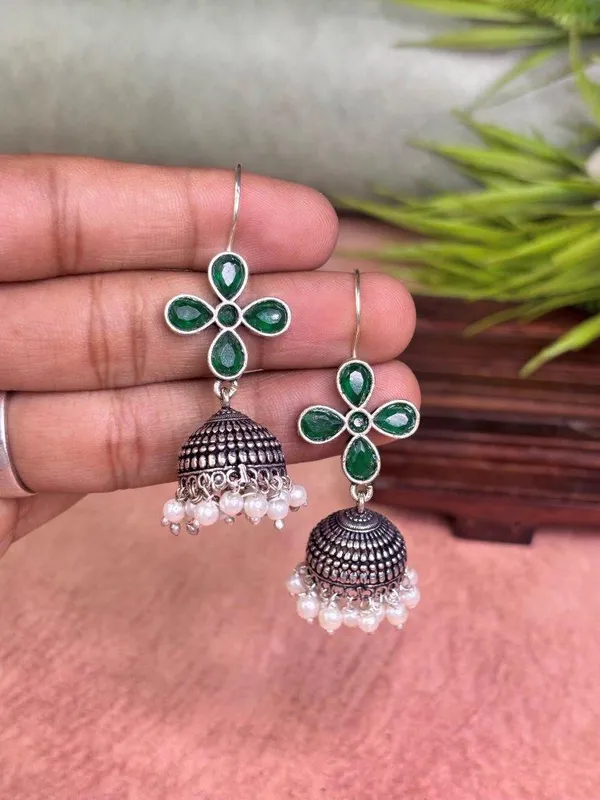 Aarini_Blush_Bloom_Green_Earrings
