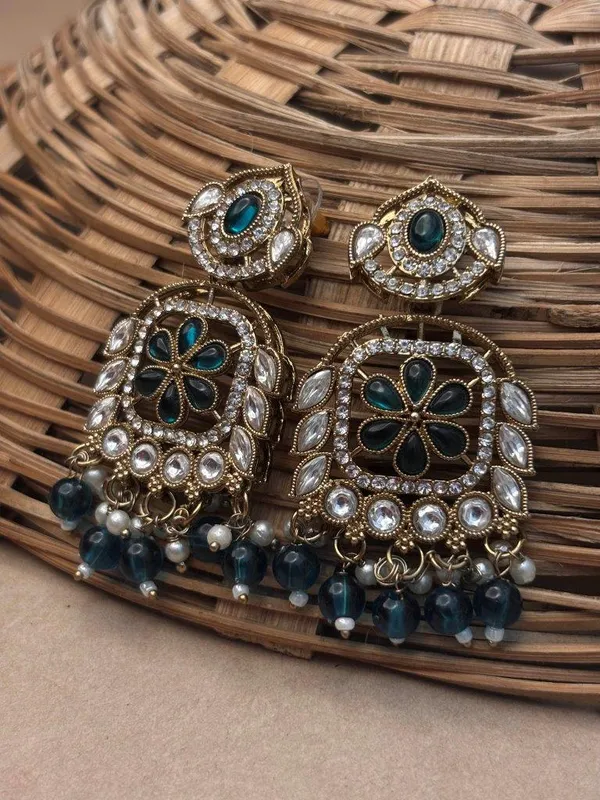 Crimson_Rama_Green_Kundan_Earrings