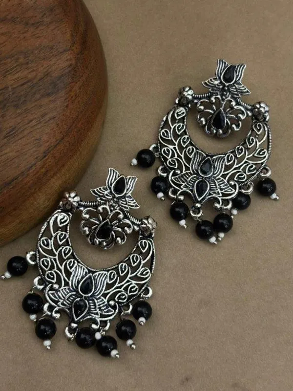 Gulnaar_Blush_Black_Oxidised_Chandbali_Earrings