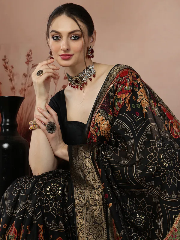 Indian_Shringar_Black_Banarasi_Silk_Saree_with_Woven_Floral_&_Traditional_Motif_Design_and_Unstitched_Blouse_Piece
