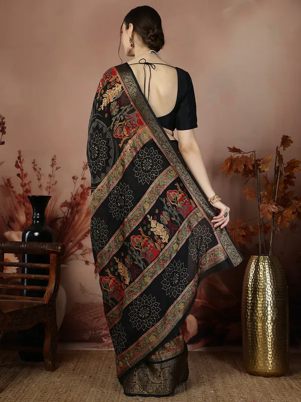 Indian_Shringar_Black_Banarasi_Silk_Saree_with_Woven_Floral_&_Traditional_Motif_Design_and_Unstitched_Blouse_Piece