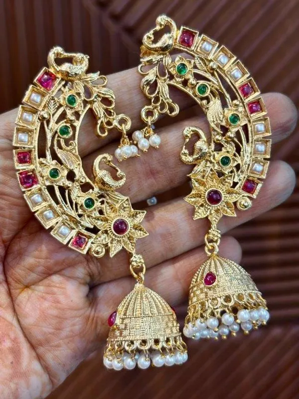 Indian_Shringar_Designer_Kundan_Ear_Cuff_Earrings_|_Multi_Stone_Jhumka_Ear_Chain_with_Pearl_Drops_|_Bridal_Statement_Jewelry
