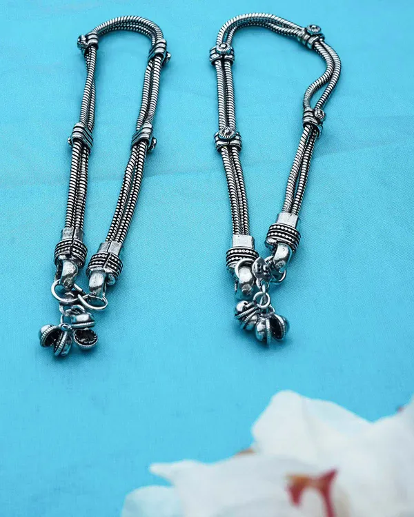 Indian_Shringar_German_Silver_Evil_Eye_Payal_for_Women_|_Oxidised_Anklet_with_Traditional_Ghungroo_Design_(10.5_Inch)