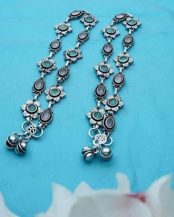 Indian_Shringar_German_Silver_Payal_for_Women_|_Oxidised_Anklet_with_Baby_Pink_&_Sea_Green_Monalisa_Stones_(10_Inch)
