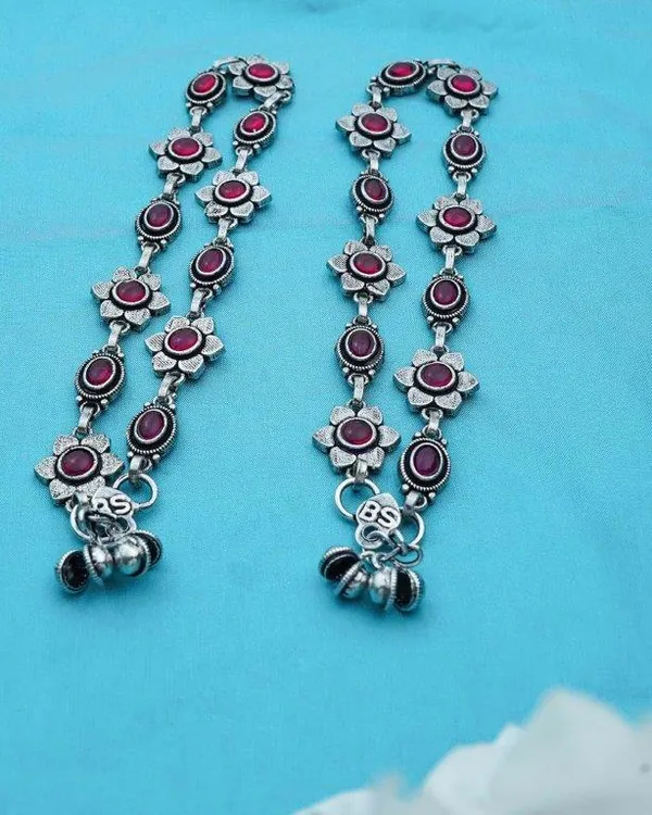 Indian_Shringar_German_Silver_Payal_for_Women_|_Oxidised_Anklet_with_Ruby_Red_Monalisa_Stones_(10_Inch)
