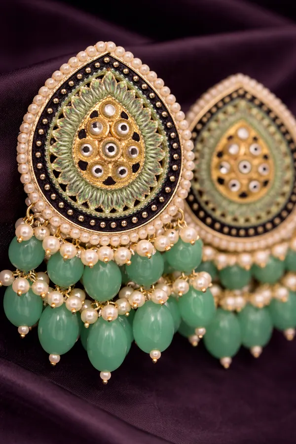 Indian_Shringar_Green_Kundan_Stud_Earrings_for_Women_|_Traditional_Wedding_&_Festive_Jewellery