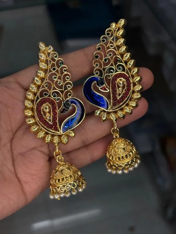 Indian_Shringar_Kundan_Meenakari_Ear_Cuff_with_Jhumka_|_Gold_Plated_Traditional_Earrings_for_Women