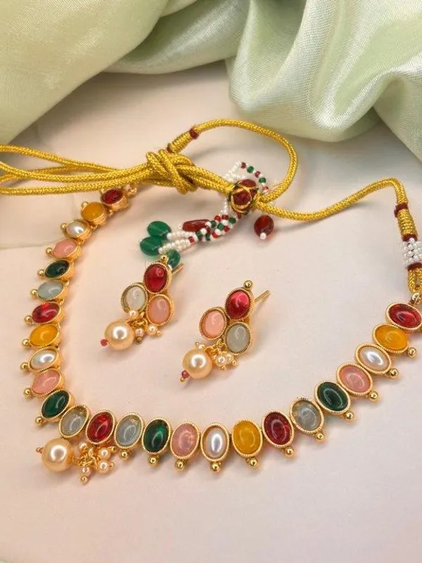 Indian_Shringar_Pearl_Kundan_Necklace_Set_|_Monalisa_Stone_Gold_Finish_Choker_with_Earrings_|_Adjustable_Ethnic_Jewelry