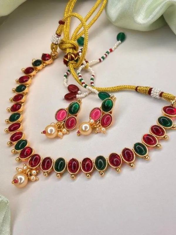 Indian_Shringar_Pearl_Kundan_Necklace_Set_|_Monalisa_Stone_Gold_Finish_Choker_with_Earrings_|_Adjustable_Ethnic_Jewelry