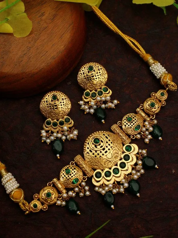 Indian_Shringar_Temple_Style_Golden_Necklace_Set_|_Green_Monalisa_Stone_Ethnic_Jewelry_with_Earrings_|_Adjustable_Thread
