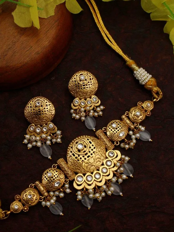 Indian_Shringar_Temple_Style_Golden_Necklace_Set_|_Green_Monalisa_Stone_Ethnic_Jewelry_with_Earrings_|_Adjustable_Thread