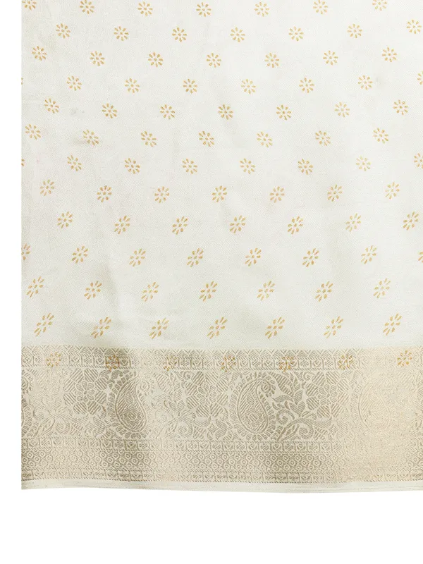 Ivory_White_Banarasi_Art_Silk_Saree_with_Traditional_Folk_Dance_Print_&_Elegant_Zari_Border