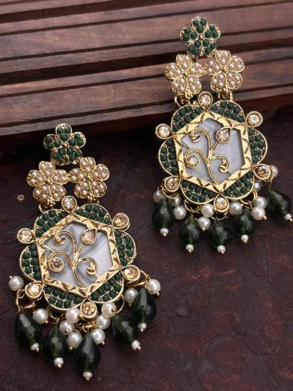 Kundan_Earrings_???_Elegant_Traditional_Design_(Green)