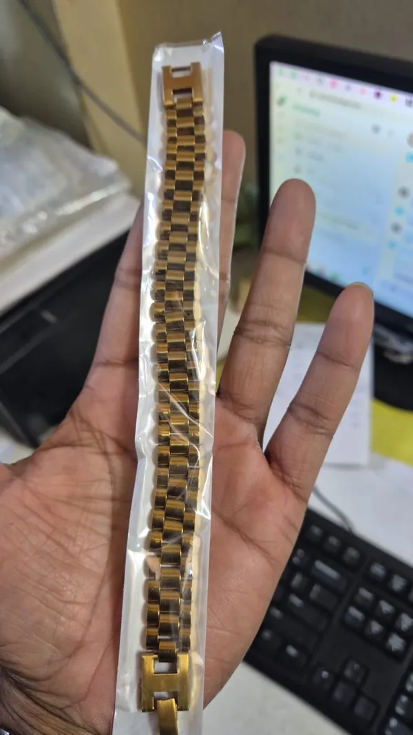 Gold-Toned_Metal_Watch_Strap_Bracelet