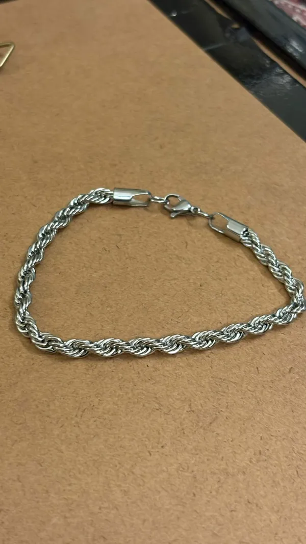 Silver-Toned_Twisted_Rope_Chain_Bracelet