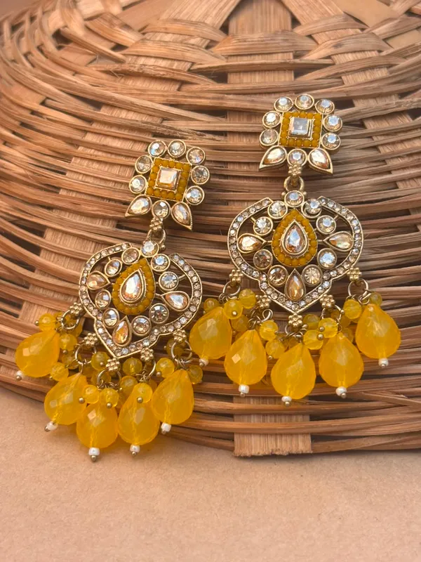 Noor_Kundan_Chandbali_Earrings_Yellow