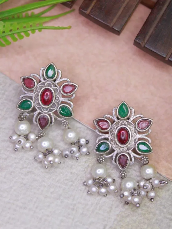 Noorika_Red_Green_Pearl_Earrings