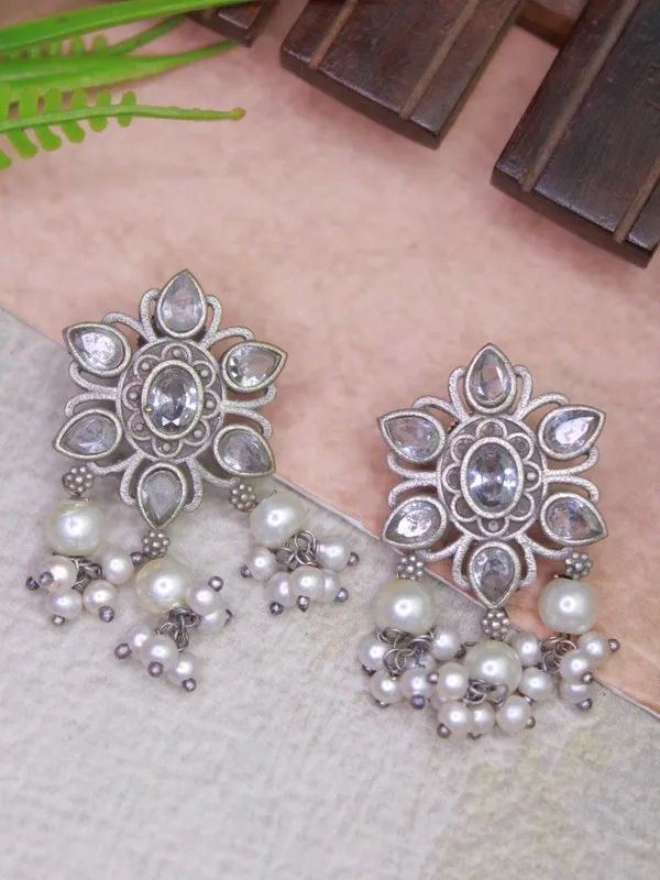 Noorika_White_Pearl_Earrings
