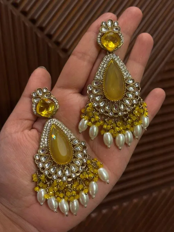 Noorza_Midnight_Pearl_Yellow_Kundan_Earrings