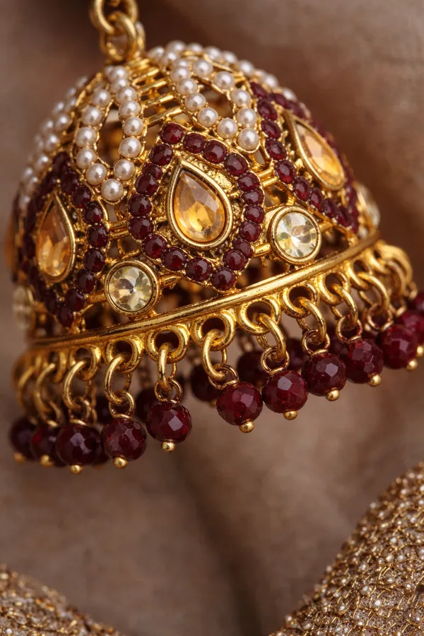 Indian_Shringar_Maroon_Kundan_Jhumka_Earrings_|_Pearl_&_Beaded_Bridal_Jhumki_|_Ethnic_Statement_Jewelry