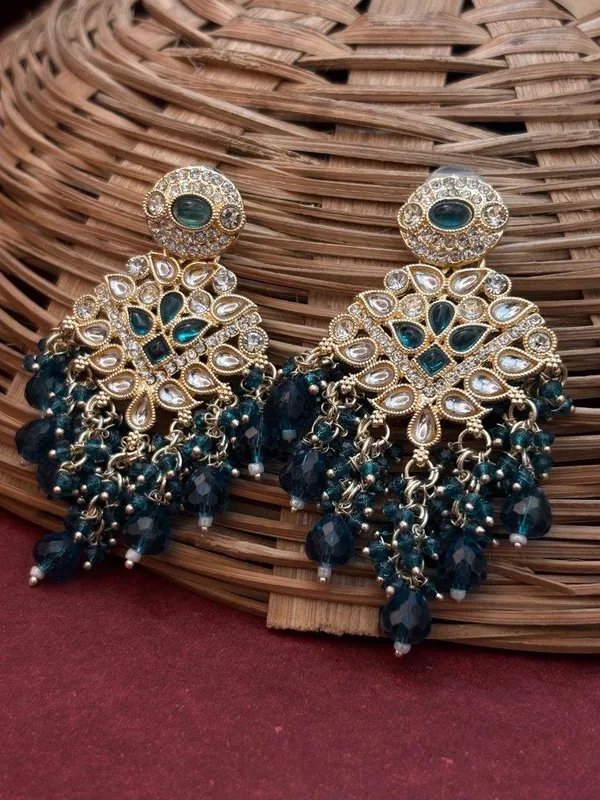 Riwaayat_Rama_Green_Kundan_Earrings
