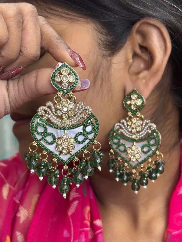 Roohani_Green_Kundan_Earrings