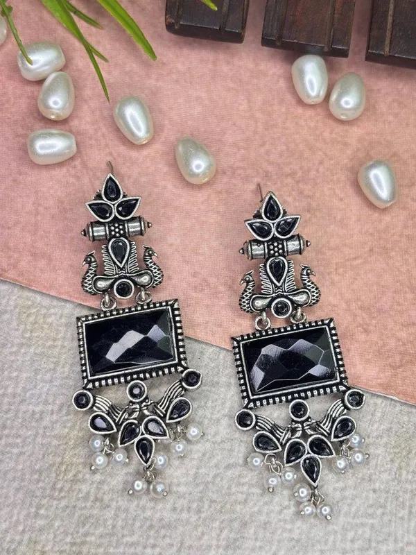 Roselle_Pearl_Black_Monalisa_German_Silver_Earrings