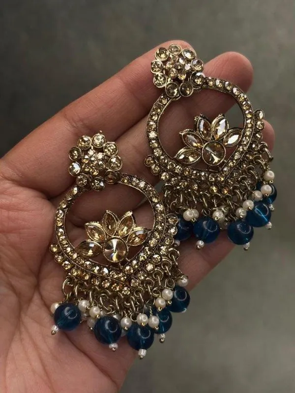 Traditional_Kundan_Drop_Earrings_for_Women_|_Long_Ethnic_Statement_Earrings_|_Indian_Shringar