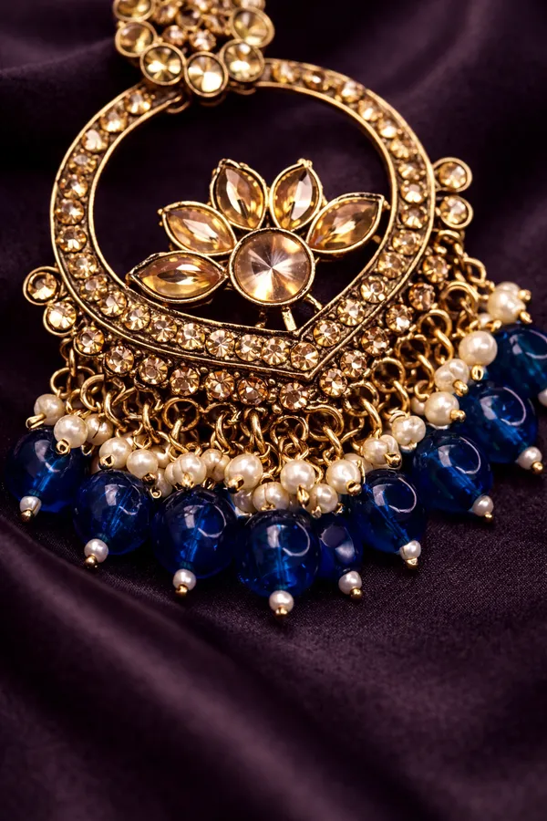 Traditional_Kundan_Drop_Earrings_for_Women_|_Long_Ethnic_Statement_Earrings_|_Indian_Shringar
