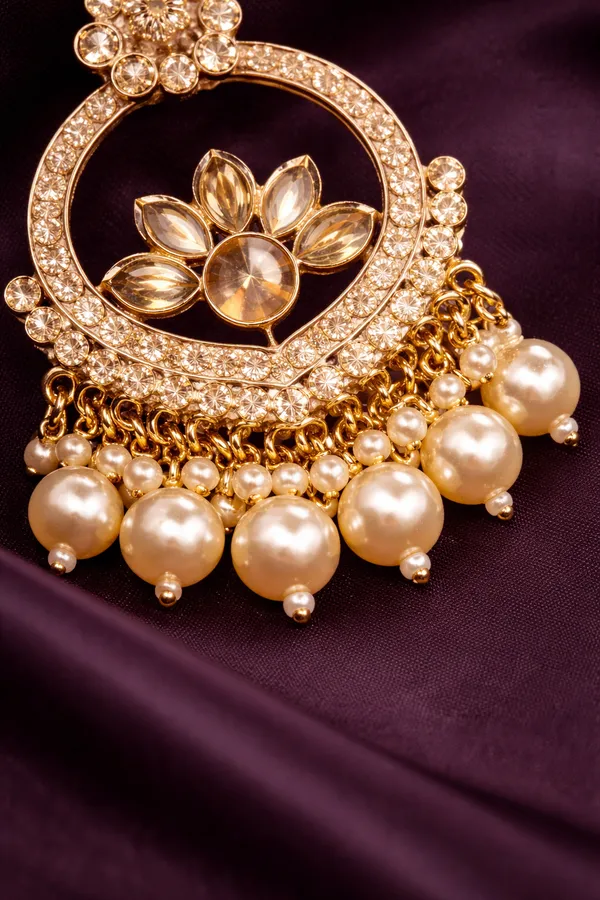 Traditional_Kundan_Drop_Earrings_for_Women_|_Long_Ethnic_Statement_Earrings_|_Indian_Shringar