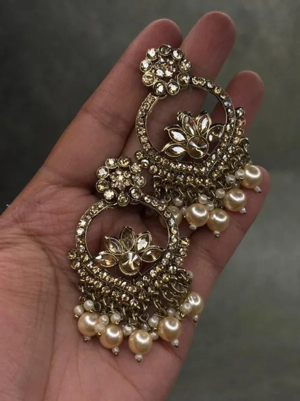 Traditional_Kundan_Drop_Earrings_for_Women_|_Long_Ethnic_Statement_Earrings_|_Indian_Shringar