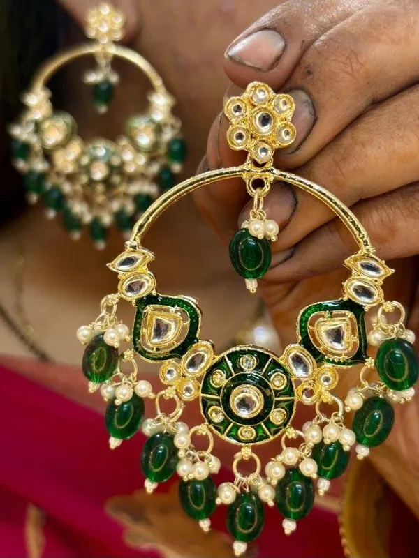 Zarmina_Dark_Green_Kundan_Chand_Earrings