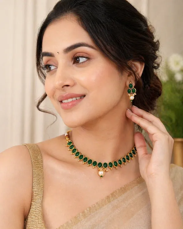 Indian_Shringar_Pearl_Kundan_Necklace_Set_|_Monalisa_Stone_Gold_Finish_Choker_with_Earrings_|_Adjustable_Ethnic_Jewelry
