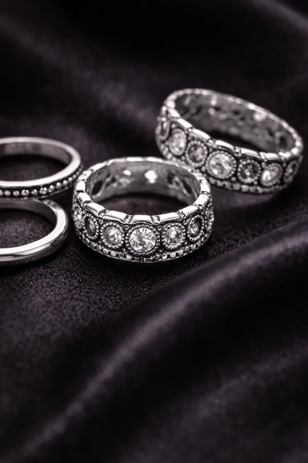 Silver_Tone_Textured_Metal_Rings_Set_(Pack_of_Multiple_Pieces)