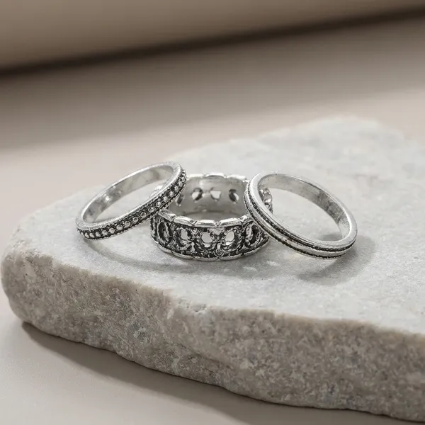 Silver_Tone_Textured_Metal_Rings_Set_(Pack_of_Multiple_Pieces)