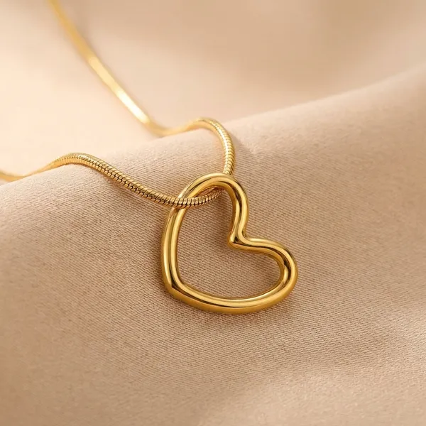 Elegant_Heart_Pendant_Necklace_-_Stainless_Steel_Gold-Tone_Chain