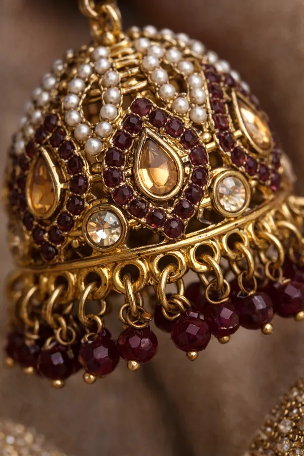Indian_Shringar_Maroon_Kundan_Jhumka_Earrings_|_Pearl_&_Beaded_Bridal_Jhumki_|_Ethnic_Statement_Jewelr