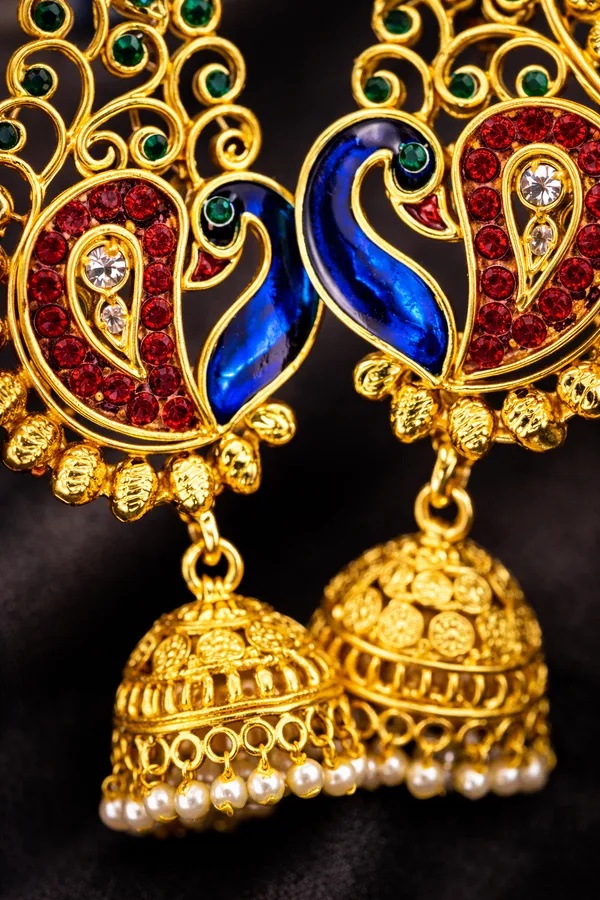 Indian_Shringar_Kundan_Meenakari_Ear_Cuff_with_Jhumka_|_Gold_Plated_Traditional_Earrings_for_Women