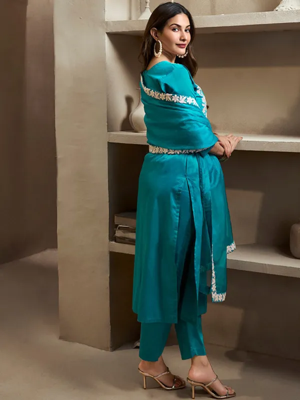 Aqua_Blue_Rayon_Slub_Premium_&_Fancy_Design_Kurta_Set_For_Women