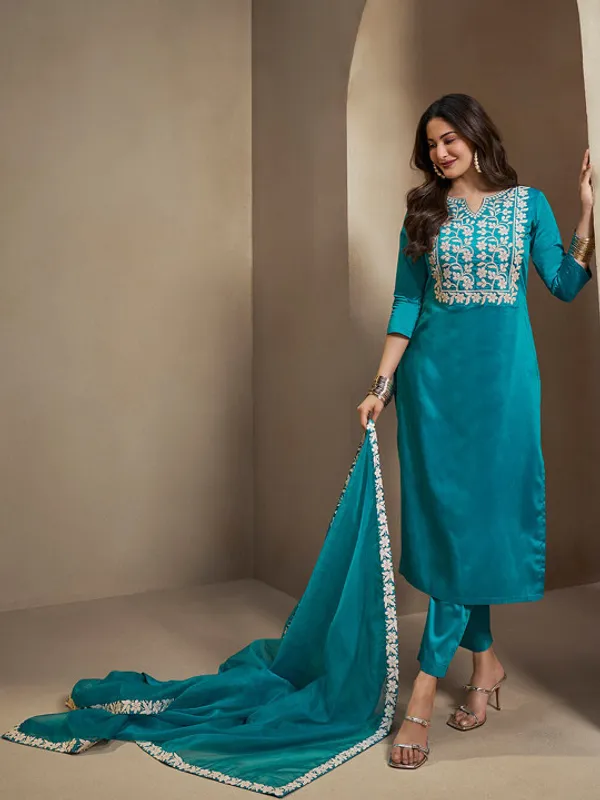 Aqua_Blue_Rayon_Slub_Premium_&_Fancy_Design_Kurta_Set_For_Women