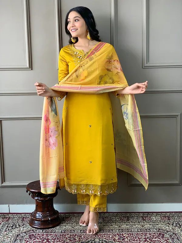 Yellow_Rayon_Slub_Premium_&_Fancy_Design_Kurta_Set_For_Women