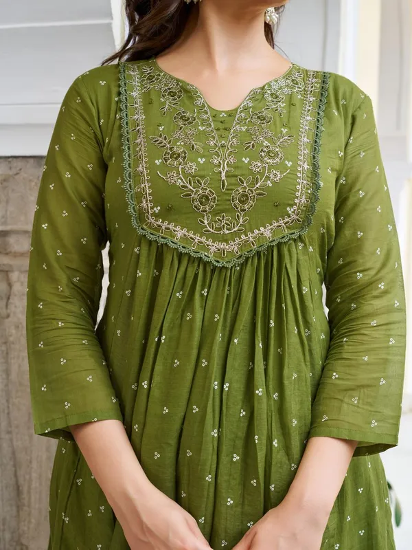 Green_Chanderi_Premium_&_Fancy_Design_Kurta_Set_For_Women