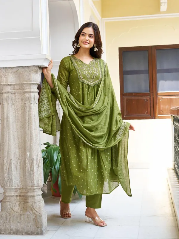 Green_Chanderi_Premium_&_Fancy_Design_Kurta_Set_For_Women