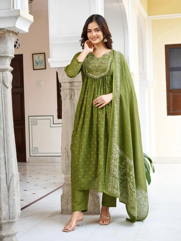 Green_Chanderi_Premium_&_Fancy_Design_Kurta_Set_For_Women